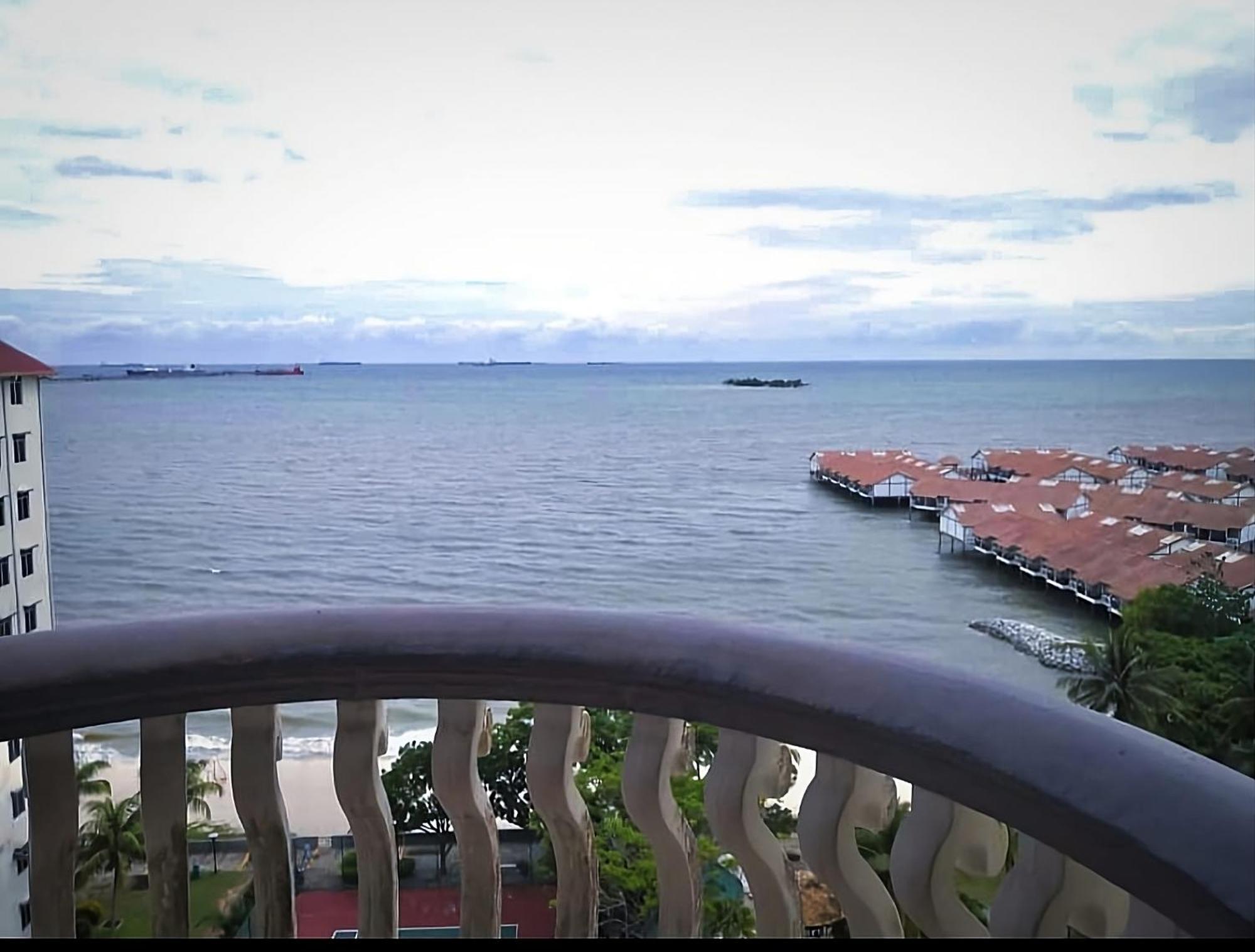 3 Bedroom Seaview Condo @ Glory Beach Resort, Port Dickson Exteriör bild